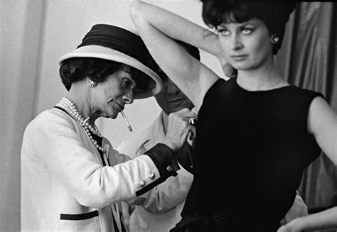 la 7 chanel è schiaparelli|coco Chanel vs Schiaparelli.